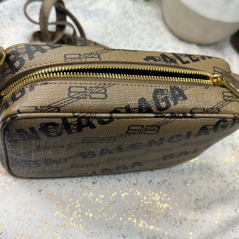 Balenciaga Camera Bag purse crossbody signature coated canvas - Picture 16 of 16